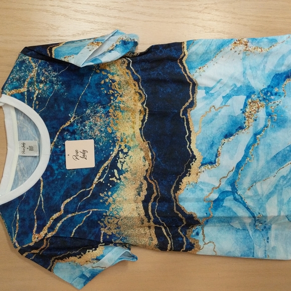 Brand new with tags tee - Picture 2 of 3